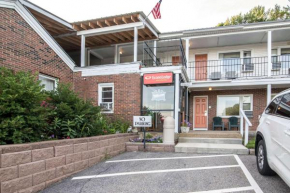 TiltonLodge Inn & Suites